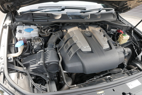 3.0 TDI V6 BlueMotion Tech R-Line SUV 5dr Diesel Tiptronic 4WD Euro 6 (s/s) (262 ps)