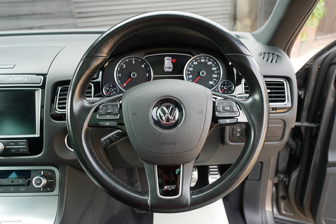 3.0 TDI V6 BlueMotion Tech R-Line SUV 5dr Diesel Tiptronic 4WD Euro 6 (s/s) (262 ps)