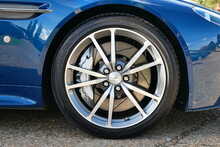 Aston Martin Vantage 4.7 V8 S Coupe 6 Speed Manual 