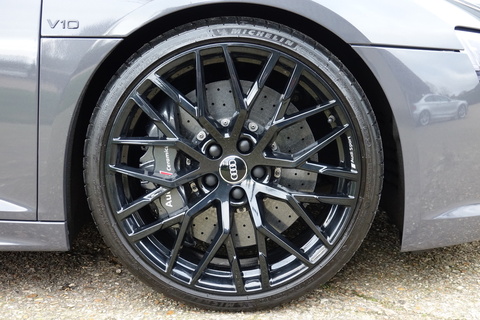 5.2 FSI V10 Plus Coupe 2dr Petrol S Tronic quattro Euro 6 (s/s) (610 ps)