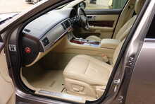 Jaguar XF d V6 Luxury 