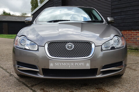 3.0d V6 Luxury Saloon 4dr Diesel Auto Euro 5 (240 ps)