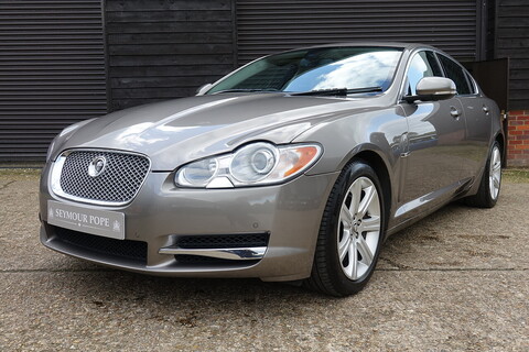 3.0d V6 Luxury Saloon 4dr Diesel Auto Euro 5 (240 ps)