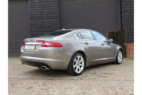 3.0d V6 Luxury Saloon 4dr Diesel Auto Euro 5 (240 ps)