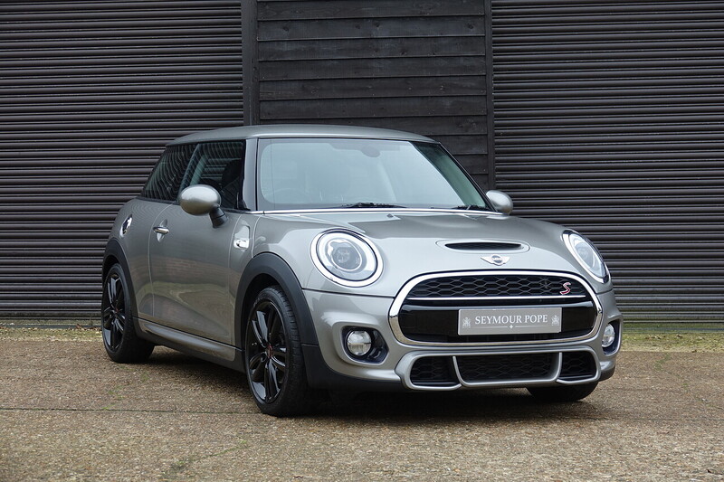 MINI Cooper S 2.0i John Cooper Works 6 Speed Manual (JCW Pro Exhaust, Media XL, Full Carbon Leather +++)