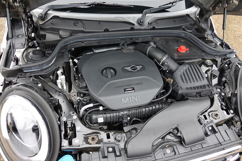 MINI Cooper S 2.0i John Cooper Works 6 Speed Manual (JCW Pro Exhaust, Media XL, Full Carbon Leather +++)