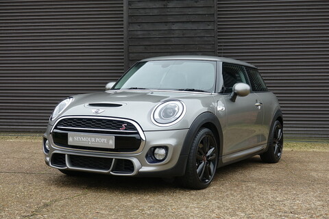 MINI Cooper S 2.0i John Cooper Works 6 Speed Manual (JCW Pro Exhaust, Media XL, Full Carbon Leather +++)