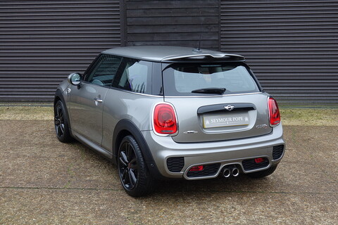 MINI Cooper S 2.0i John Cooper Works 6 Speed Manual (JCW Pro Exhaust, Media XL, Full Carbon Leather +++)