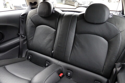 MINI Cooper S 2.0i John Cooper Works 6 Speed Manual (JCW Pro Exhaust, Media XL, Full Carbon Leather +++)