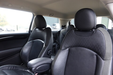 MINI Cooper S 2.0i John Cooper Works 6 Speed Manual (JCW Pro Exhaust, Media XL, Full Carbon Leather +++)