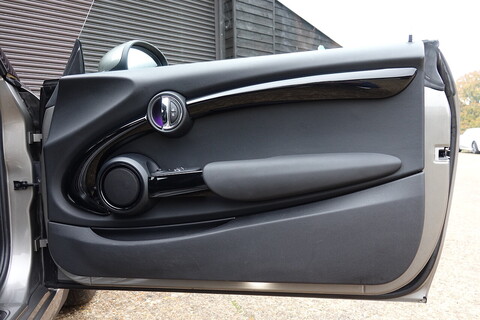 MINI Cooper S 2.0i John Cooper Works 6 Speed Manual (JCW Pro Exhaust, Media XL, Full Carbon Leather +++)