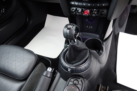 MINI Cooper S 2.0i John Cooper Works 6 Speed Manual (JCW Pro Exhaust, Media XL, Full Carbon Leather +++)