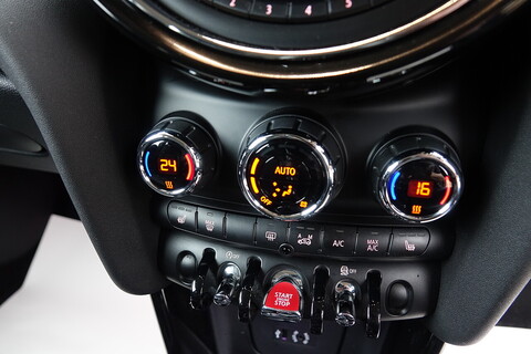 MINI Cooper S 2.0i John Cooper Works 6 Speed Manual (JCW Pro Exhaust, Media XL, Full Carbon Leather +++)