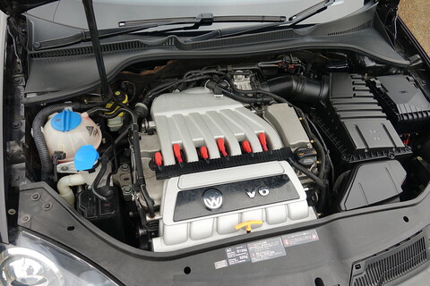 R32 Hatchback 3.2 Semi Auto Petrol