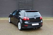 Volkswagen Golf R32 