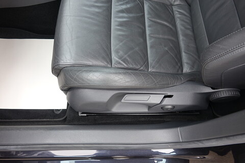 R32 Hatchback 3.2 Semi Auto Petrol