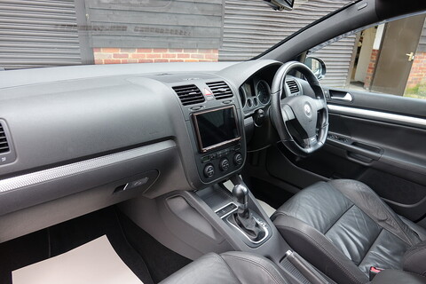 R32 Hatchback 3.2 Semi Auto Petrol