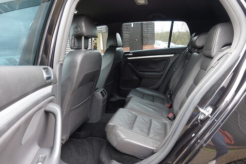 R32 Hatchback 3.2 Semi Auto Petrol