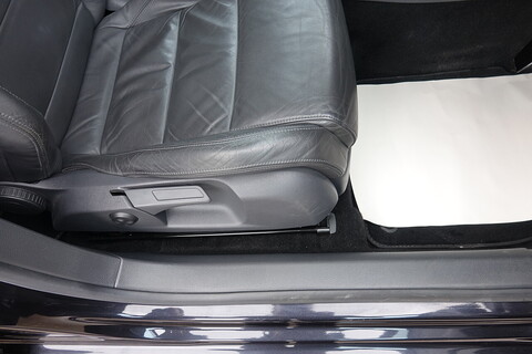 R32 Hatchback 3.2 Semi Auto Petrol