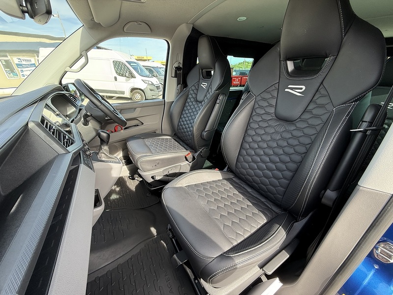 Volkswagen Transporter R T32 SWB DIESEL 2.0 BITDI 204 HIGHLINE KOMBI T32 SWB BITDI 204 HIGHLINE - N2193