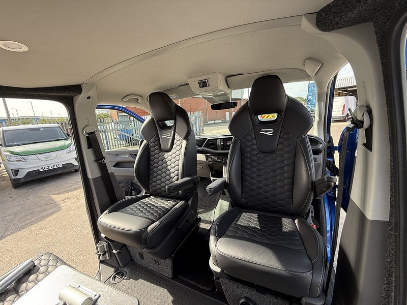 Volkswagen Transporter R T32 SWB DIESEL 2.0 BITDI 204 HIGHLINE KOMBI T32 SWB BITDI 204 HIGHLINE - N2193