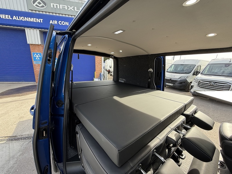 Volkswagen Transporter R T32 SWB DIESEL 2.0 BITDI 204 HIGHLINE KOMBI T32 SWB BITDI 204 HIGHLINE - N2193