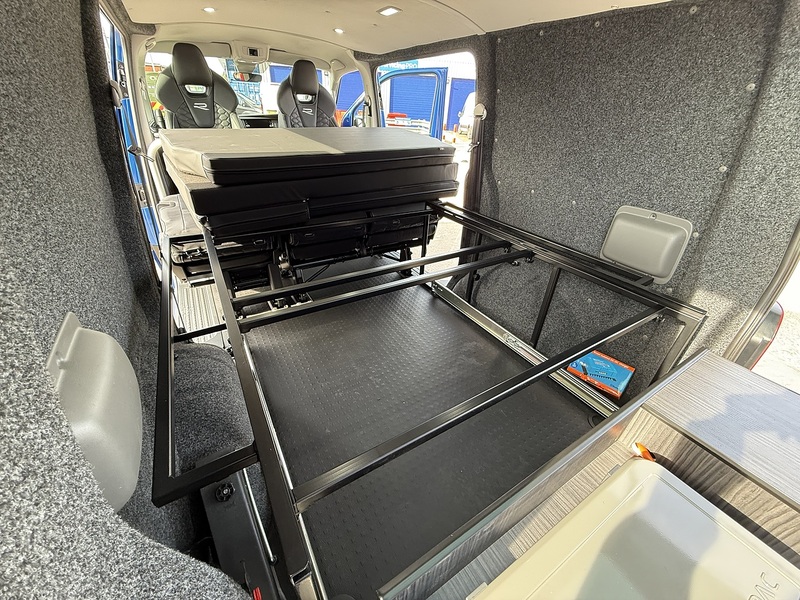 Volkswagen Transporter R T32 SWB DIESEL 2.0 BITDI 204 HIGHLINE KOMBI T32 SWB BITDI 204 HIGHLINE - N2193