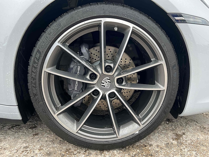 Porsche 911 T 992 Carrera T - U1810