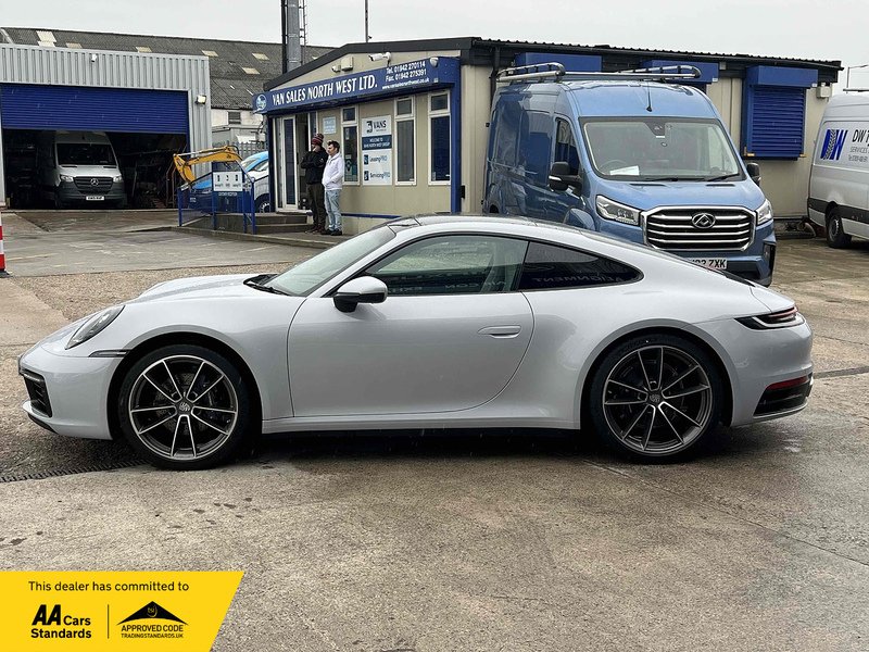 Porsche 911 T 992 Carrera T - U1810