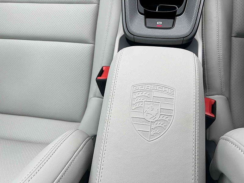 Porsche 911 T 992 Carrera T - U1811