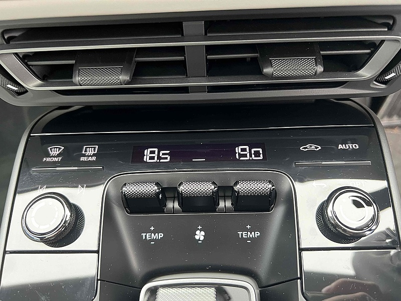 Porsche 911 T 992 Carrera T - U1811