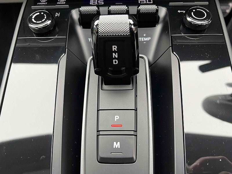 Porsche 911 T 992 Carrera T - U1811