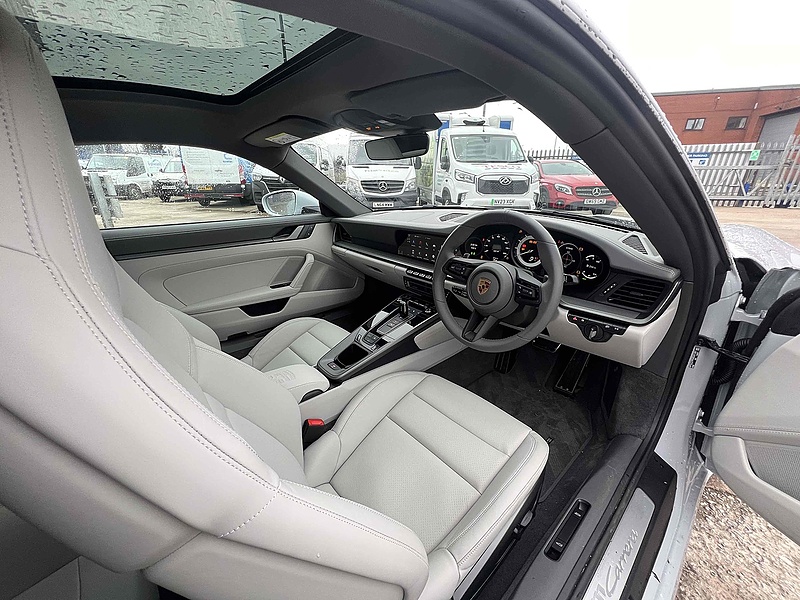 Porsche 911 T 992 Carrera T - U1811