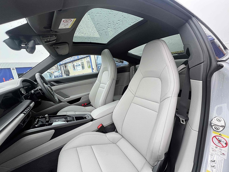 Porsche 911 T 992 Carrera T - U1811