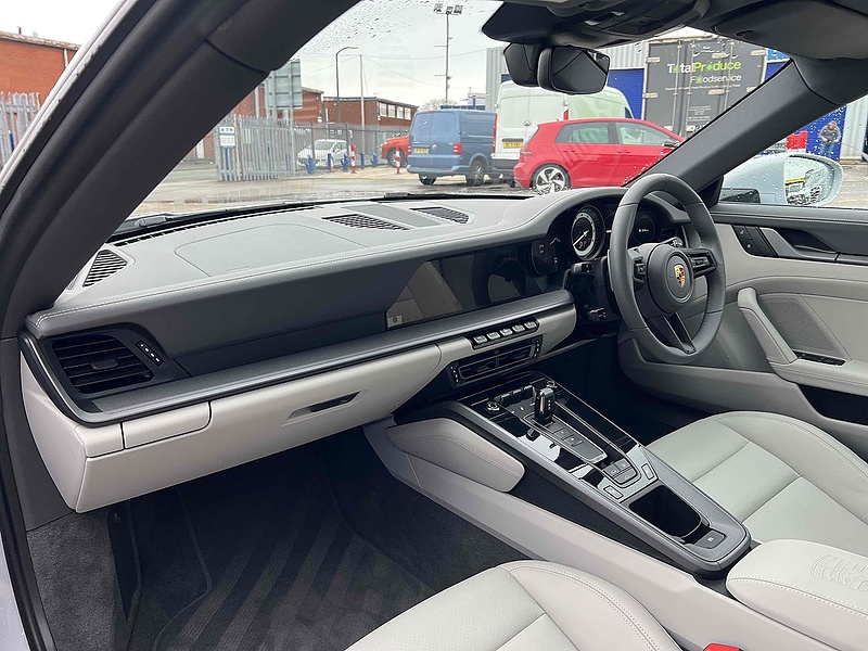 Porsche 911 T 992 Carrera T - U1811