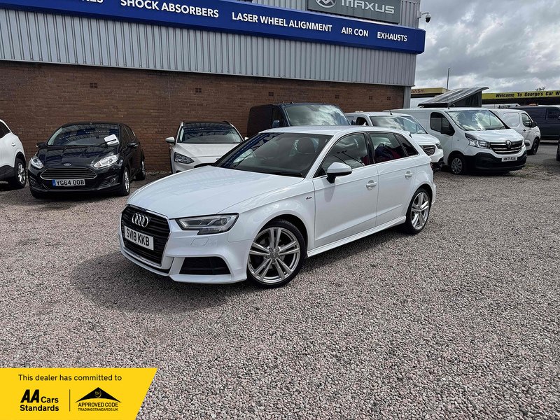Audi A3 TFSI CoD S line - U2412