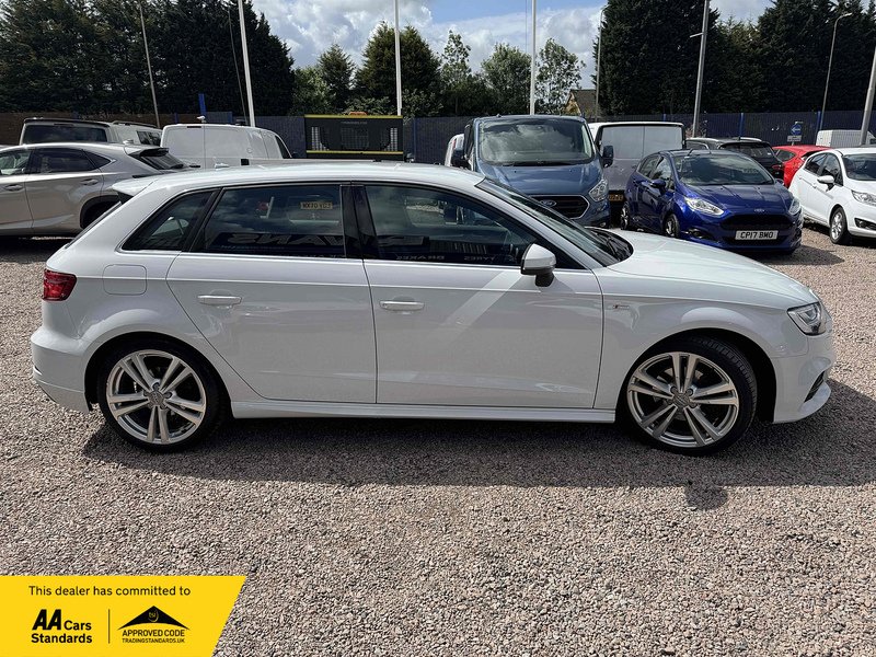 Audi A3 TFSI CoD S line - U2412