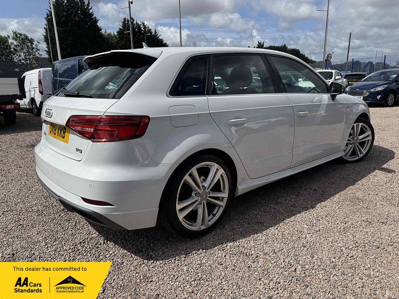 Audi A3 TFSI CoD S line - U2412