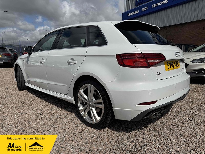 Audi A3 TFSI CoD S line - U2412