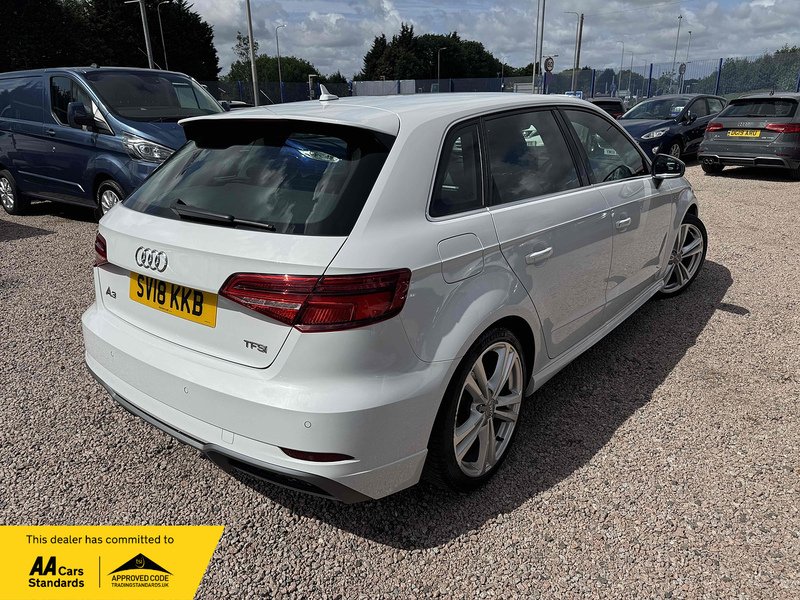 Audi A3 TFSI CoD S line - U2412