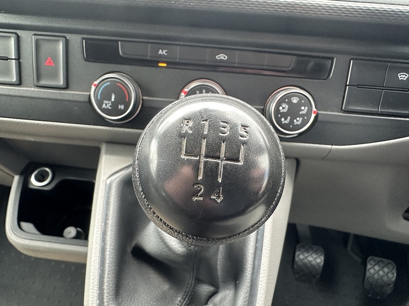 Volkswagen Transporter TDI T28 Highline - U2433