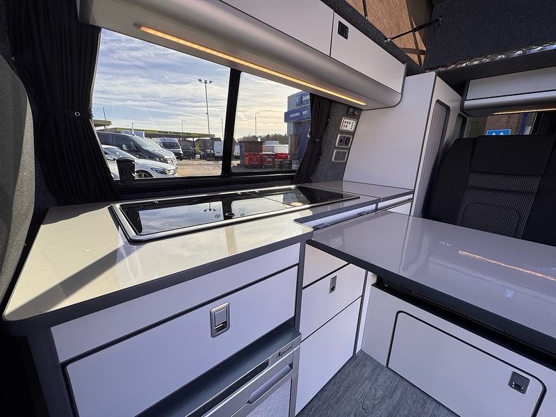 Volkswagen Transporter TDI T28 Highline Camper - U2433