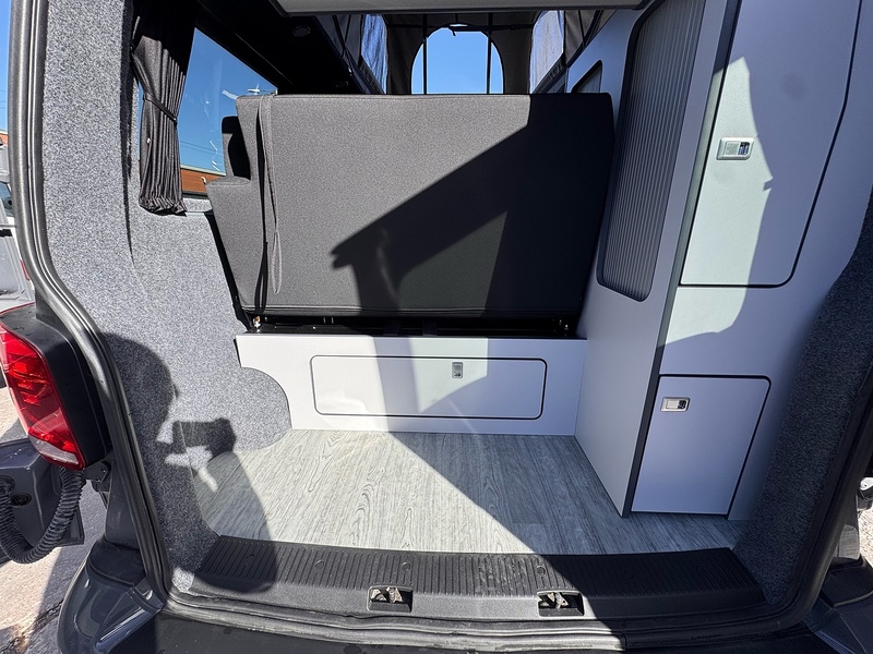 Volkswagen Transporter TDI T28 Highline Camper - U2433