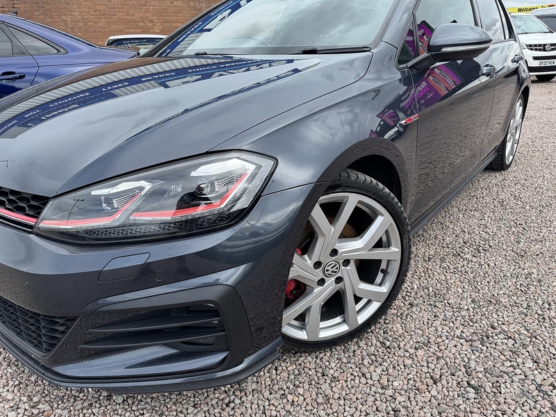 Volkswagen Golf TSI GTI - U2490
