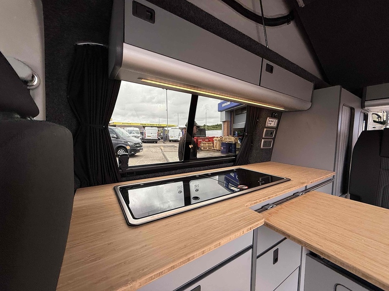 Volkswagen Transporter TDI T28 Camper - U2504