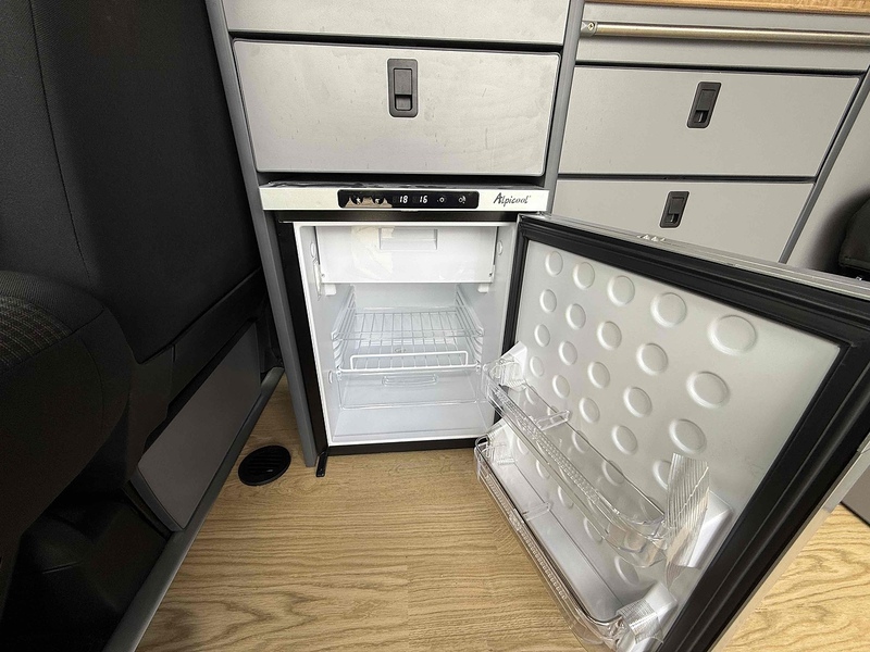 Volkswagen Transporter TDI T28 Camper - U2504