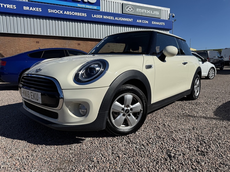 MINI Hatch Cooper - U2537