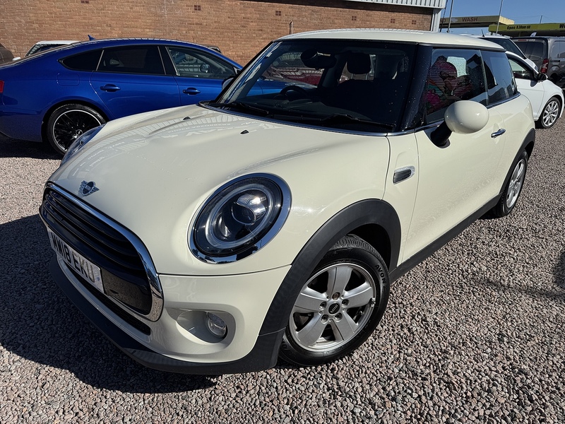 MINI Hatch Cooper - U2537