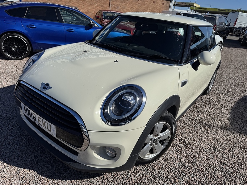MINI Hatch Cooper - U2537
