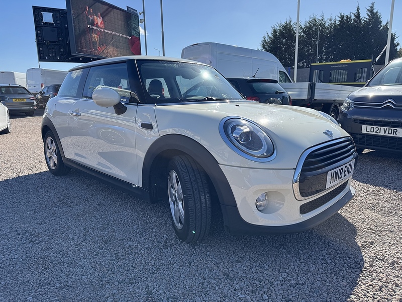 MINI Hatch Cooper - U2537